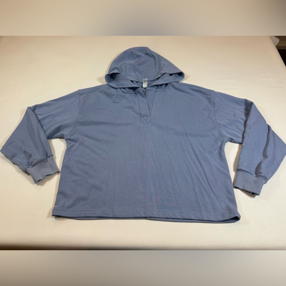 Yogalicious Lux women’s medium blue hoodie soft vneck (bin G)